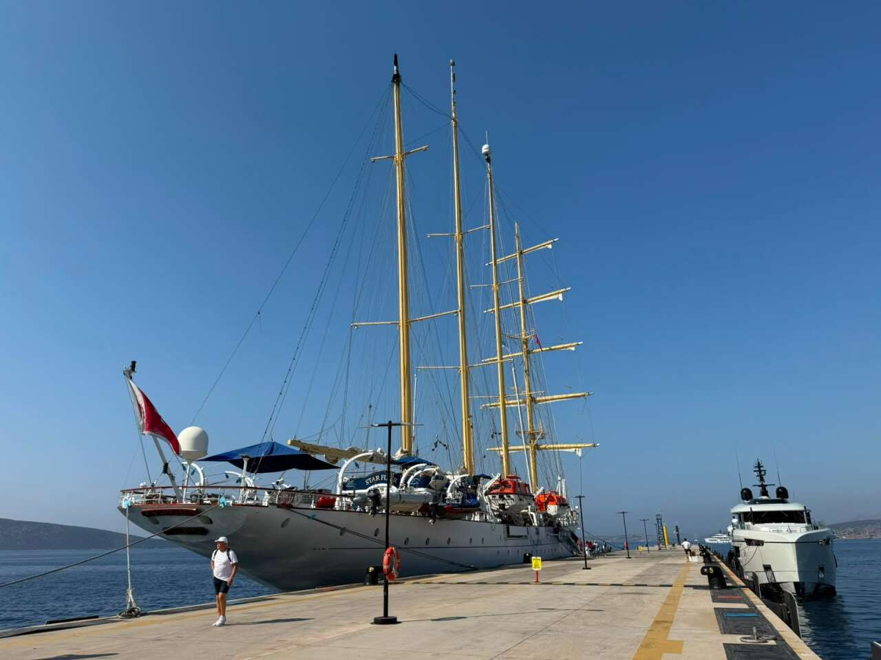 Bodrum’da Kruvaziyer Hareketliliği Sürüyor: Yelkenli Kruvaziyer Star Flyer Limana Demirledi 1